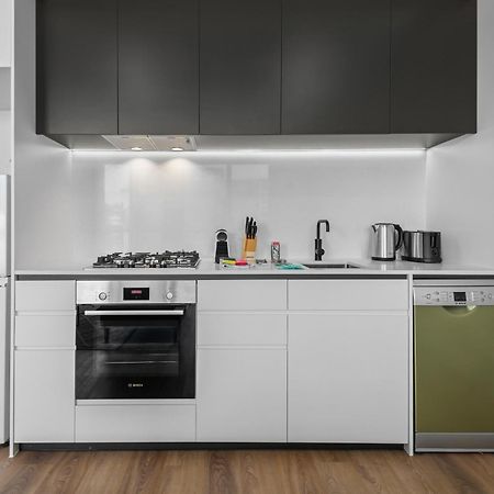 Modern Apartment On Burgundy Precinct & Parklands Melbourne Eksteriør bilde