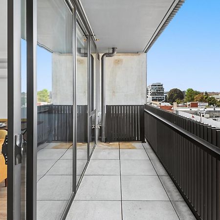 Modern Apartment On Burgundy Precinct & Parklands Melbourne Eksteriør bilde