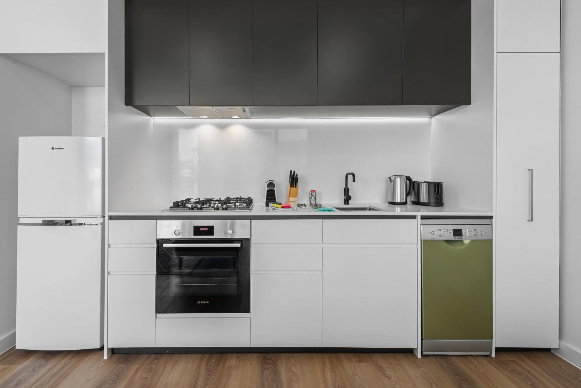 Modern Apartment On Burgundy Precinct & Parklands Melbourne Eksteriør bilde