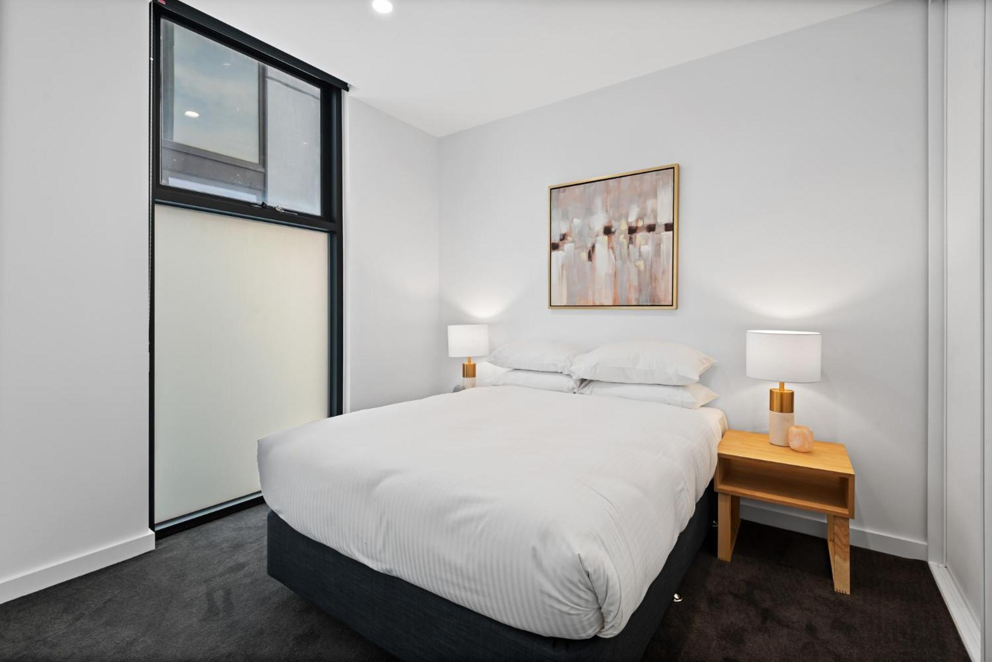 Modern Apartment On Burgundy Precinct & Parklands Melbourne Eksteriør bilde