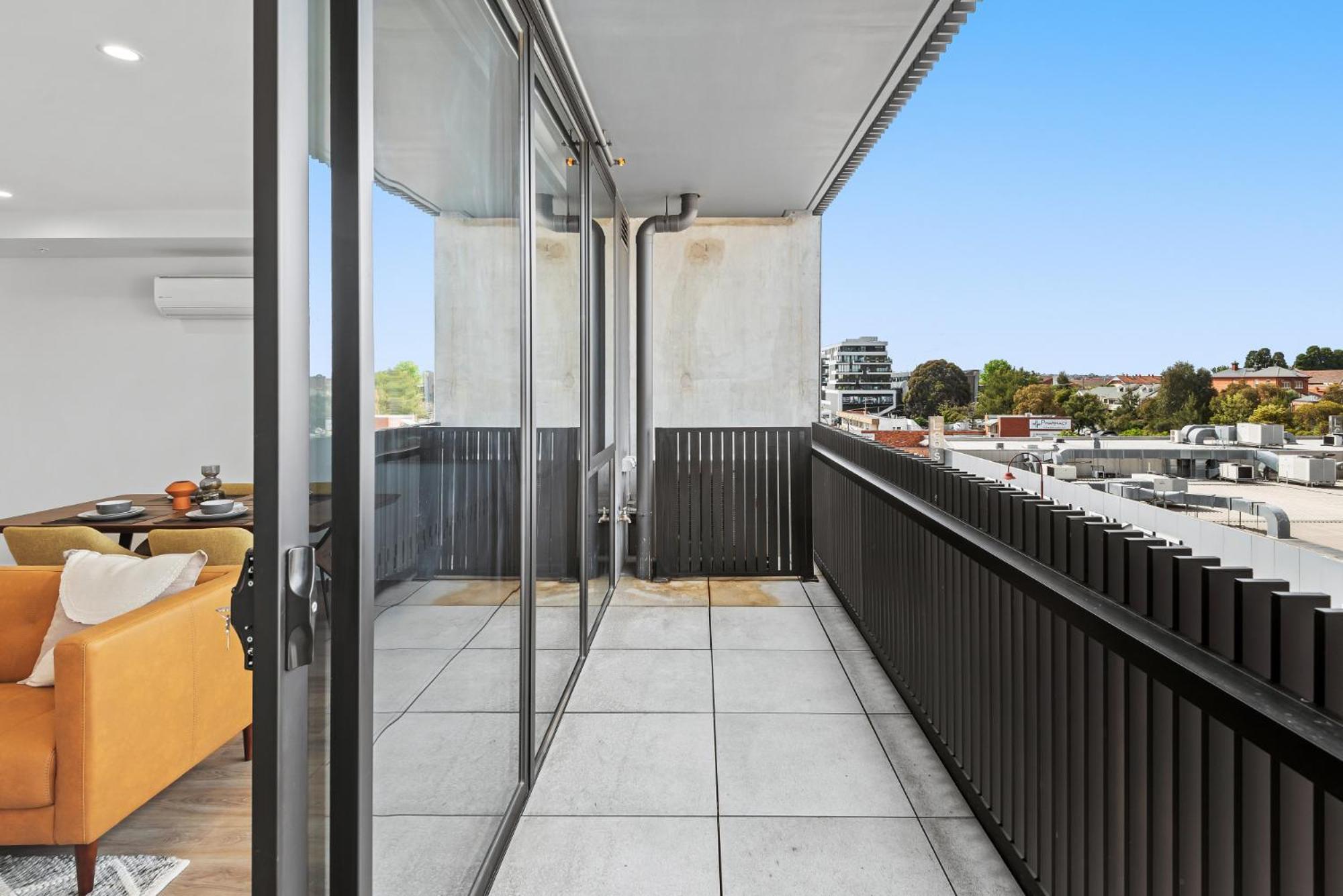 Modern Apartment On Burgundy Precinct & Parklands Melbourne Eksteriør bilde